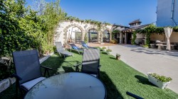 Aptos. Turísticos Sanahuja